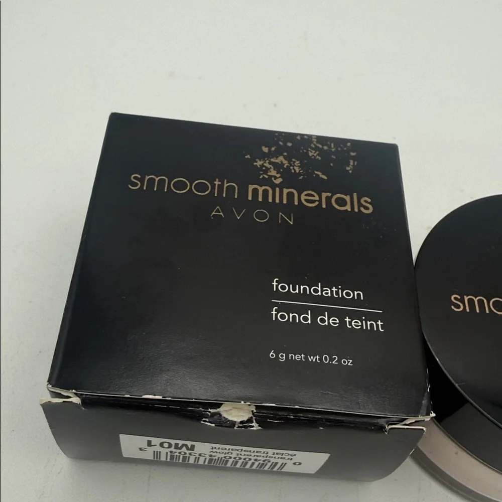 Avon discontinued Smooth Minerals Loose Foundation transparent glow M01 sealed